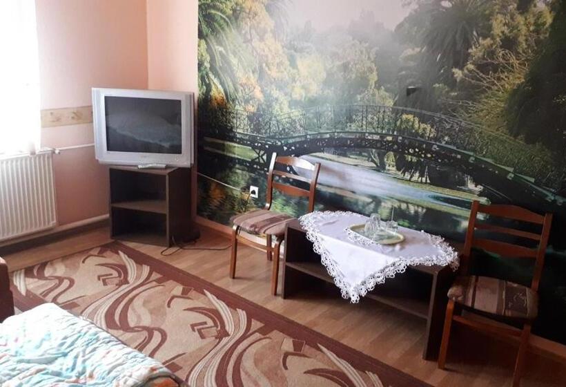 Номер Стандарт Трехместный, Napsugár Panzió