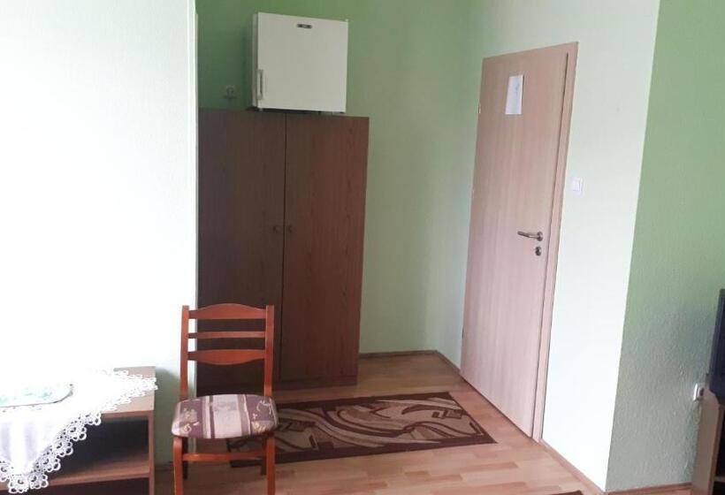 Номер Стандарт Трехместный, Napsugár Panzió