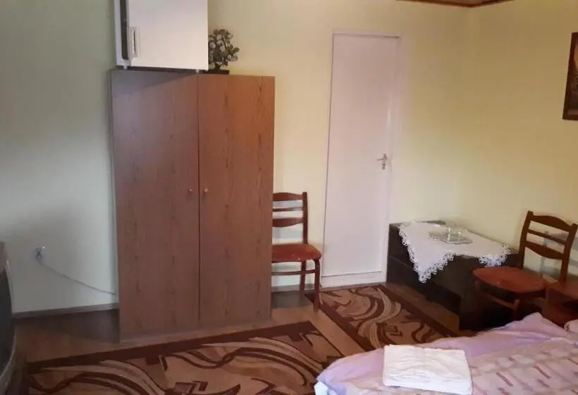 3-Bett-Standardzimmer, Napsugár Panzió