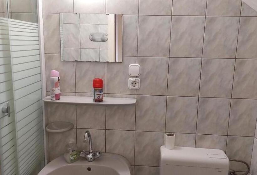 Номер Стандарт, Napsugár Panzió