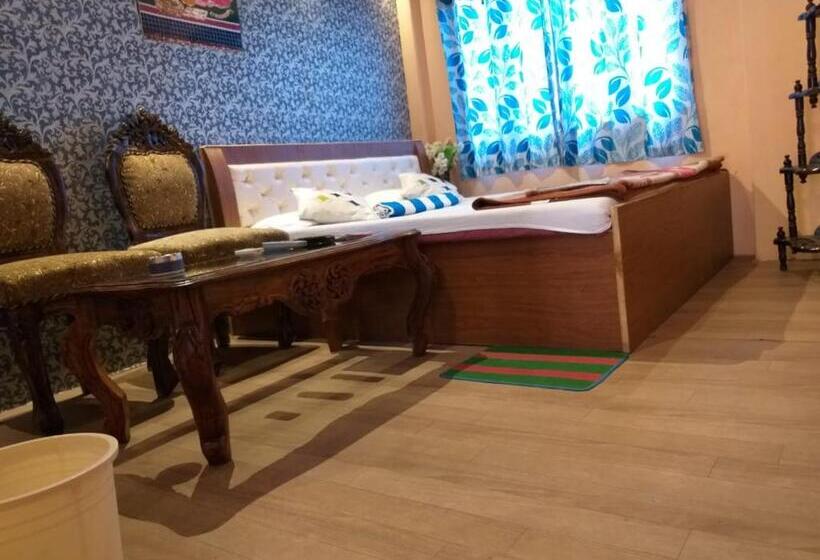 غرفة ديلوكس, Buddha Guest House