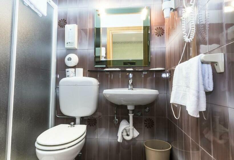 Номер Стандарт, Camere R 75