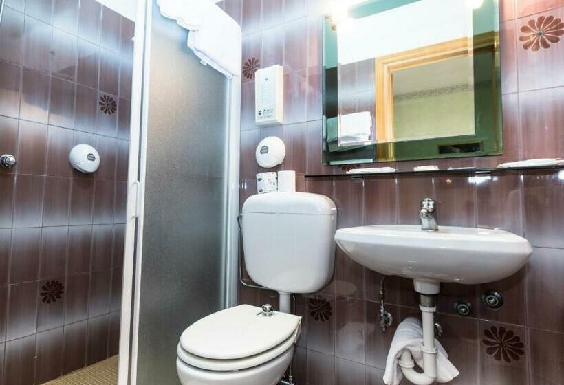 스탠다드 룸, Camere R 75