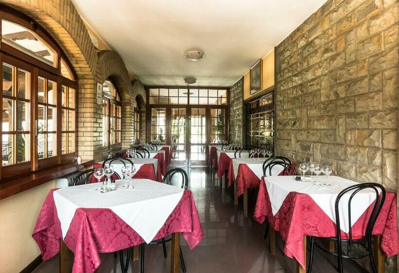 트리플 클래식 룸, Camere R 75