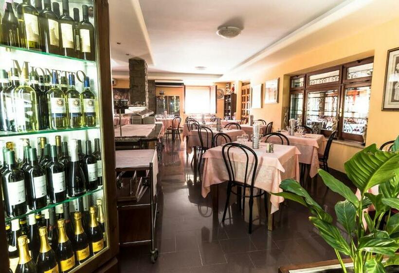 트리플 클래식 룸, Camere R 75