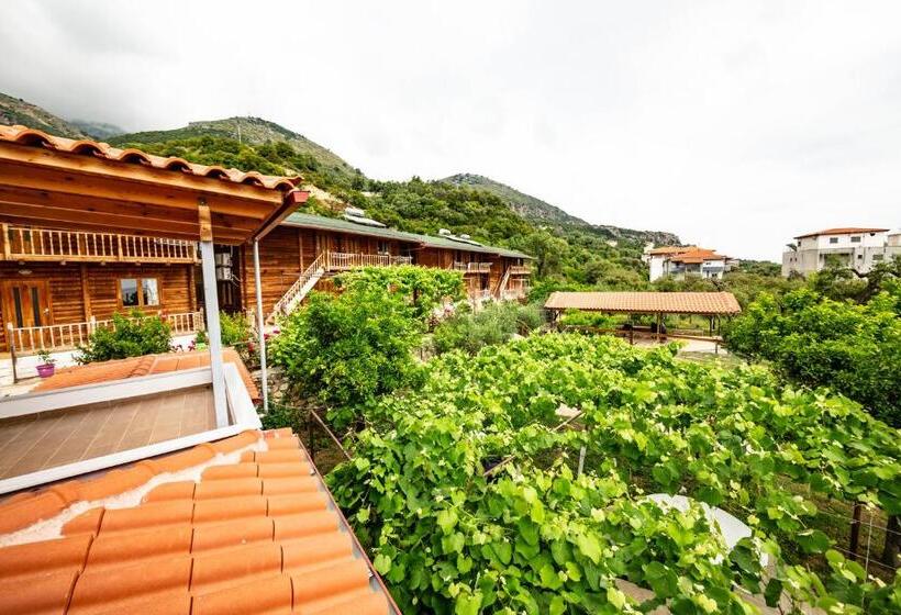 اتاق استاندارد با بالکن و چشم‌انداز دریا, Guest House Luiza