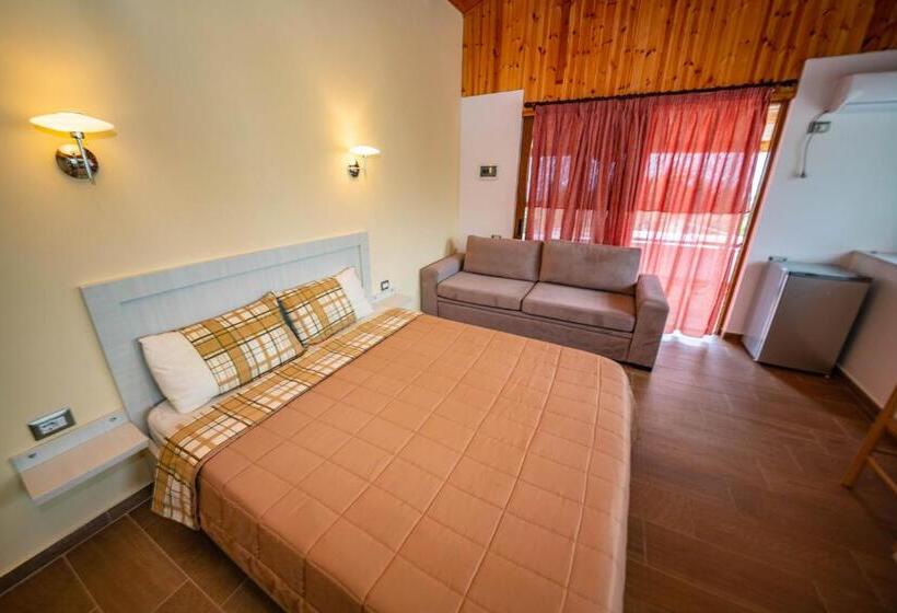 اتاق سوپریور با چشم‌انداز دریا و بالکن, Guest House Luiza