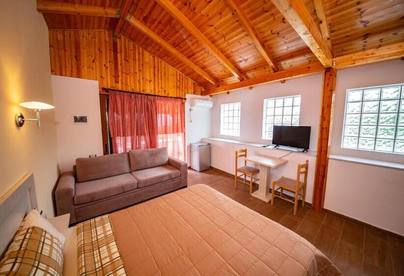 اتاق سوپریور با چشم‌انداز دریا و بالکن, Guest House Luiza