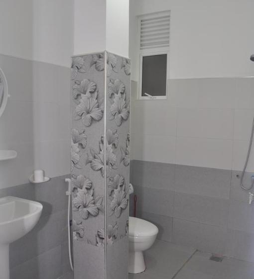 اتاق لوکس با بالکن, Hiru Resort Inn Unawatuna