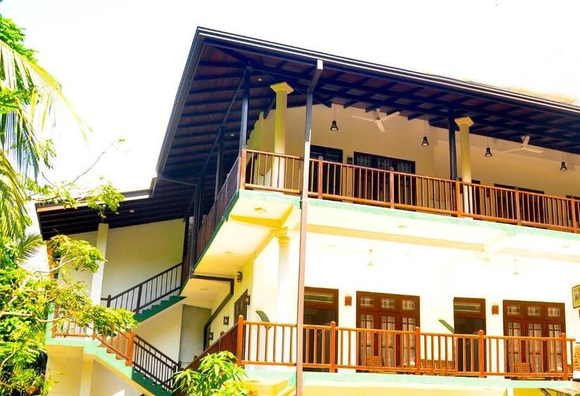 اتاق اکونومی, Hiru Resort Inn Unawatuna