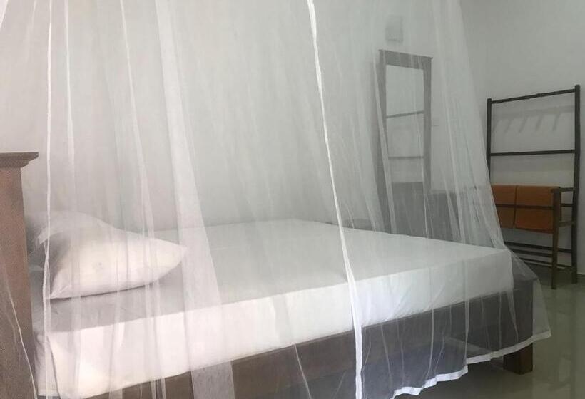 اتاق اکونومی, Hiru Resort Inn Unawatuna