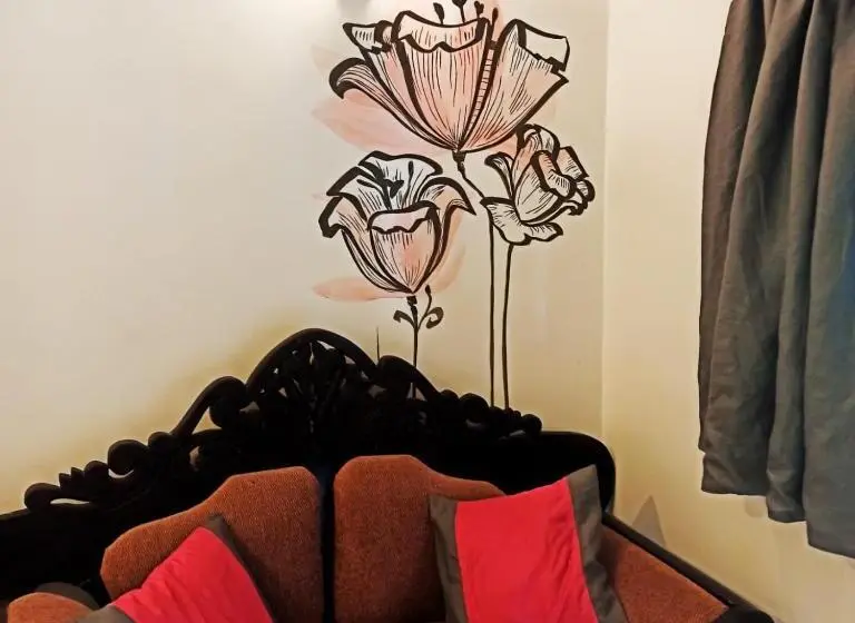 Economy Zimmer, Singhe House
