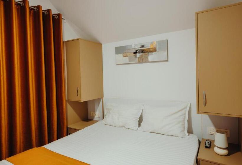 اتاق استاندارد, Pensiunea Smiley