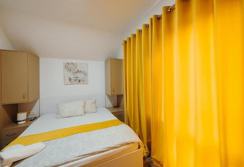 اتاق استاندارد, Pensiunea Smiley