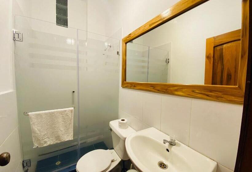 Triple Room Sea View, Whale House