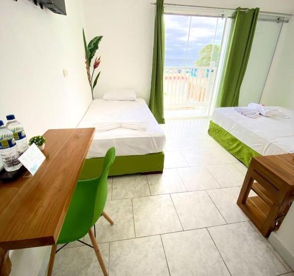 Triple Room Sea View, Whale House