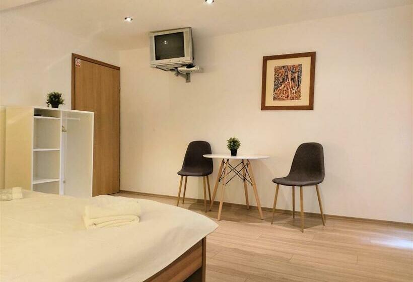 חדר סטנדרט עם טרסה, 16 Lakes Guesthouse