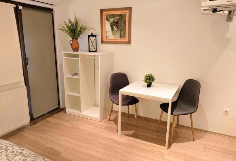 חדר סטנדרט עם מרפסת, 16 Lakes Guesthouse