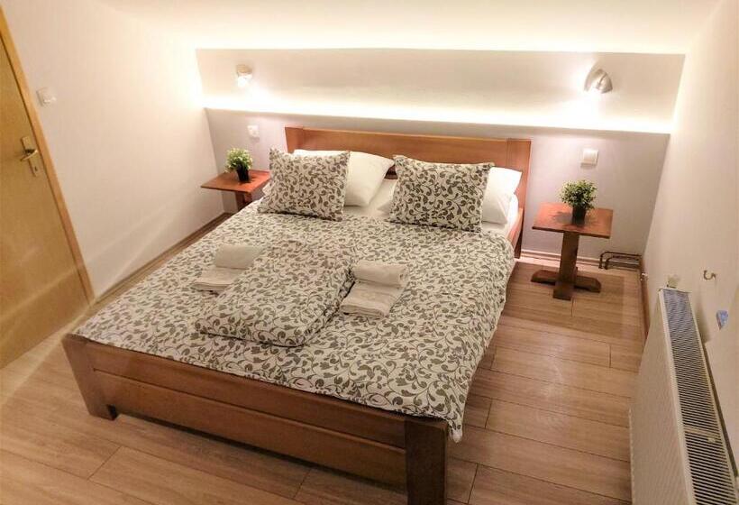 חדר סטנדרט עם מרפסת, 16 Lakes Guesthouse