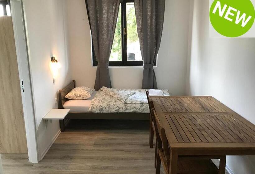 חדר קלאסי לארבעה, 16 Lakes Guesthouse