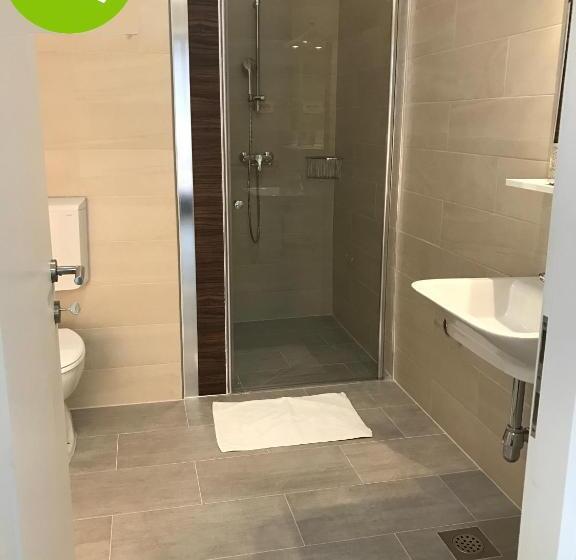 חדר קלאסי לארבעה, 16 Lakes Guesthouse