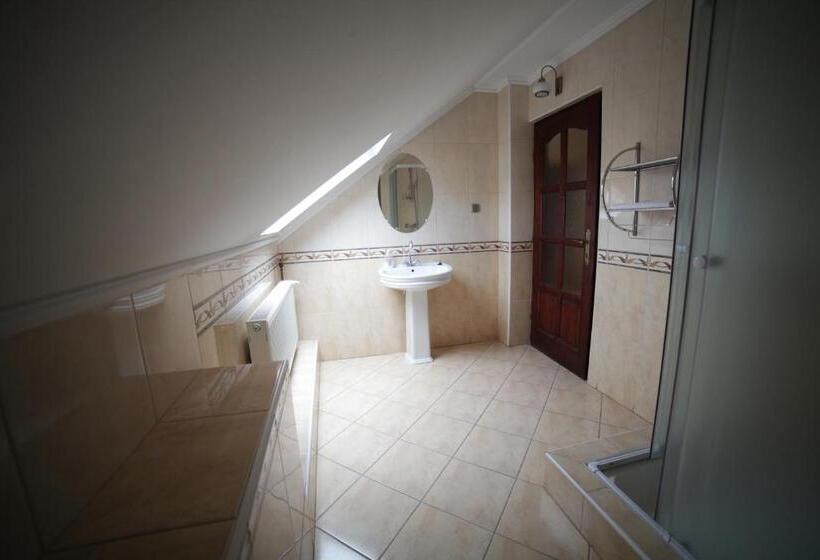 اتاق استاندارد سه نفره, Eged Vendégház