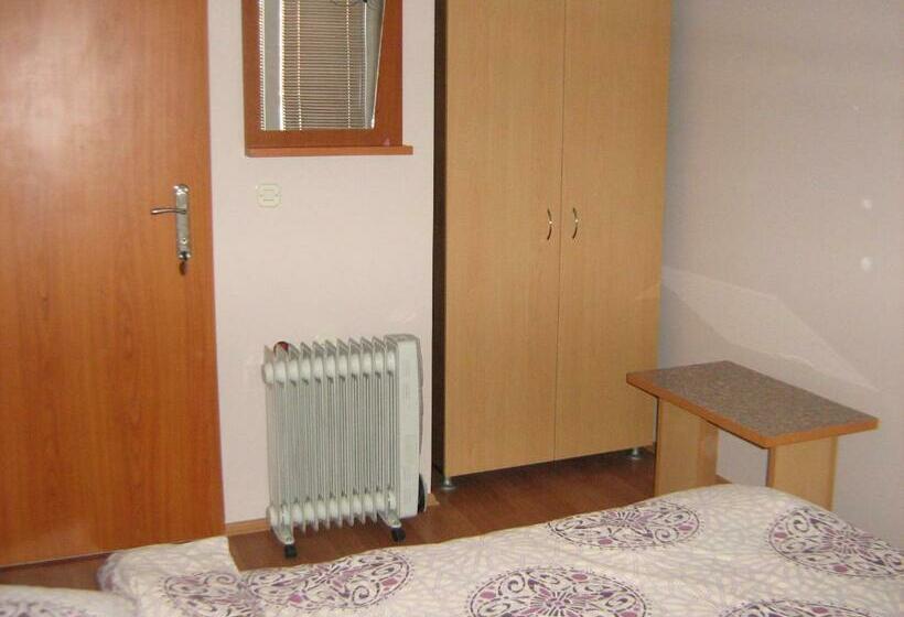 اتاق استاندارد با بالکن, Mitko S Guest House