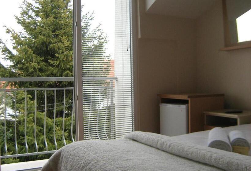 اتاق استاندارد با بالکن, Mitko S Guest House