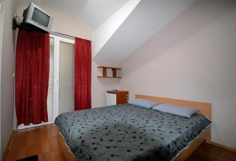 اتاق استاندارد با بالکن, Mitko S Guest House
