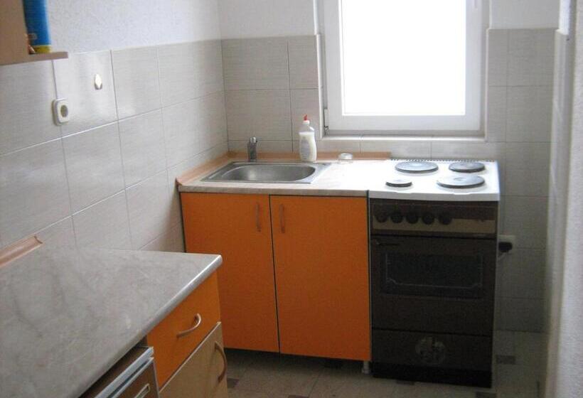 اتاق استاندارد با بالکن, Mitko S Guest House