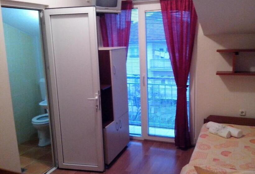 اتاق استاندارد با بالکن, Mitko S Guest House