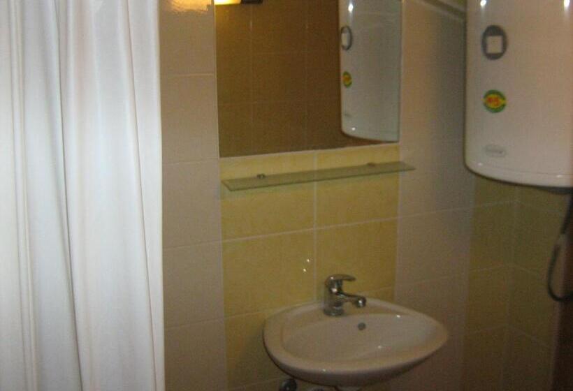 اتاق استاندارد با بالکن, Mitko S Guest House