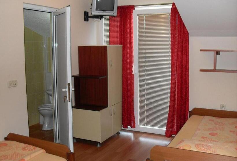 اتاق استاندارد با بالکن, Mitko S Guest House