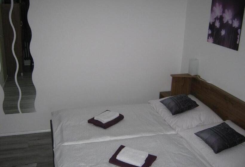 스탠다드 트리플 룸, Penzion Gerta