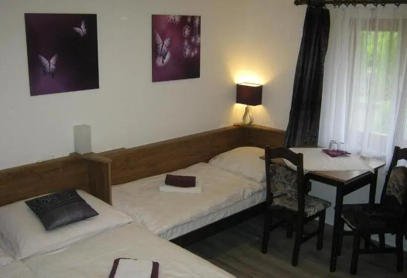 Standard Kolmen Hengen Huone, Penzion Gerta