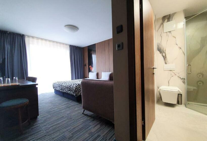 스탠다드 트리플 룸, Vila Topaz