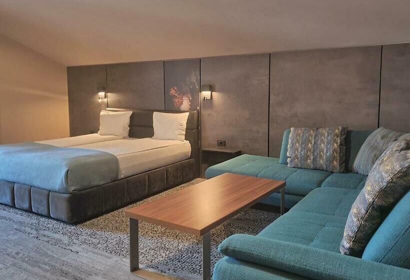 غرفة عائلية, Vila Topaz