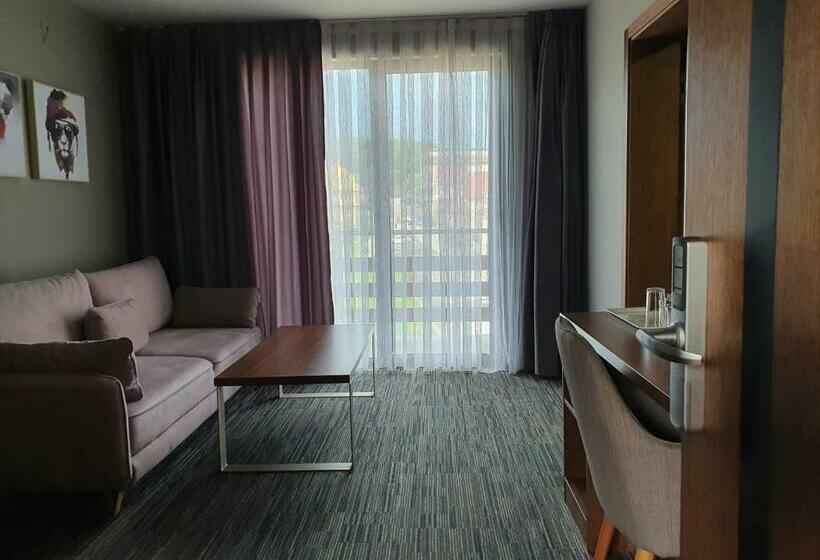 جناح عائلي, Vila Topaz