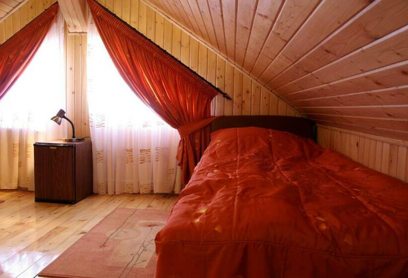 复式套房, Pensiunea Dapa