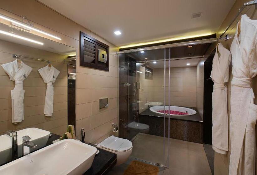 스탠다드 자쿠지 룸, Maliekal Heritance Cherai Beach Cochin