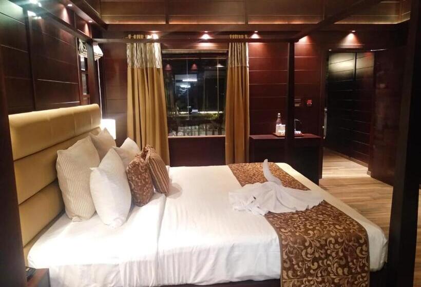 스탠다드 자쿠지 룸, Maliekal Heritance Cherai Beach Cochin