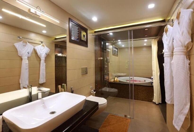 스탠다드 자쿠지 룸, Maliekal Heritance Cherai Beach Cochin