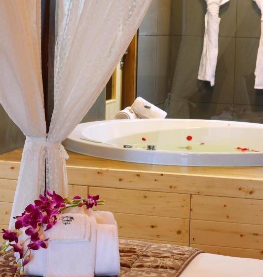 스탠다드 룸 호수 전망, Maliekal Heritance Cherai Beach Cochin
