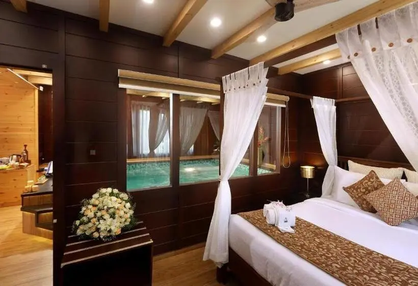 Suite with Pool, Maliekal Heritance Cherai Beach Cochin
