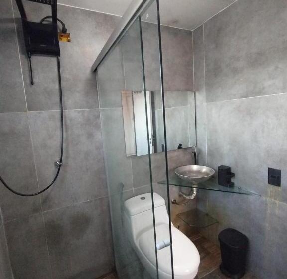 小型套房带泳池景, Galinha D'angola