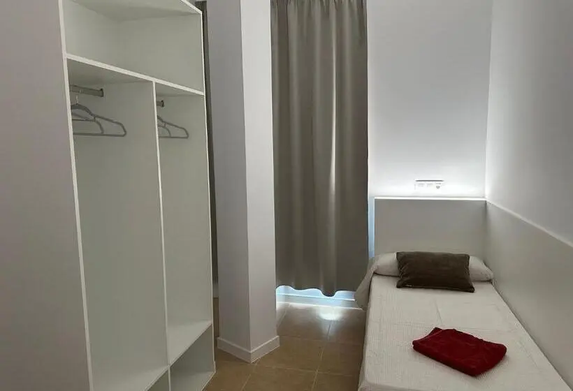 اتاق استاندارد با سرویس بهداشتی مشترک, Albergue O Pedrón Hostel & Rooms