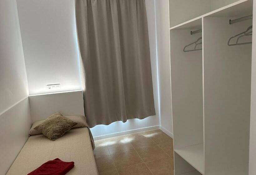 اتاق استاندارد با سرویس بهداشتی مشترک, Albergue O Pedrón Hostel & Rooms