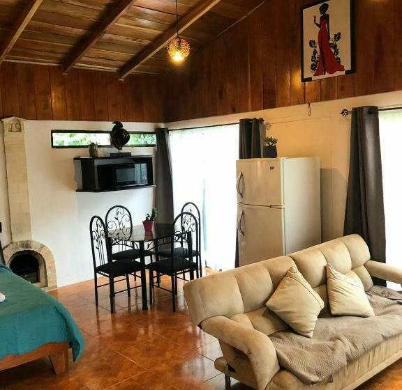 اتاق خانوادگی, Casa Haydee Monteverde