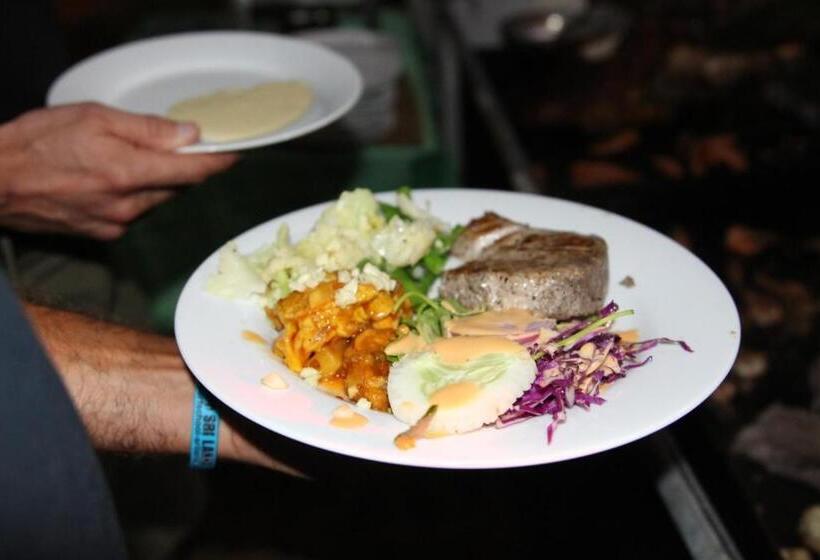 غرفة قياسية مطلّة علي حمام السباحة, De Silva Palm Resort