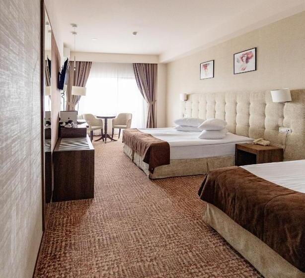 バルコニー付きスタンダードトリプルルーム, Grand Hotel Belvedere